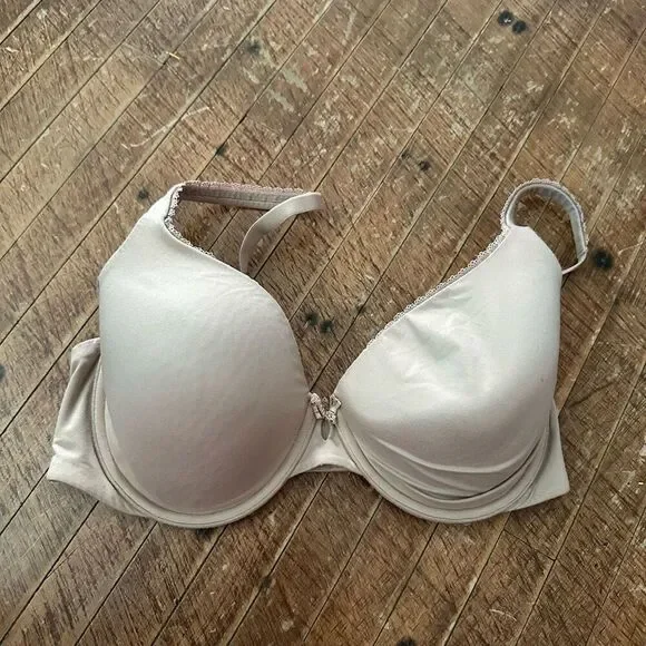 Victoria’s Secret 34DD Body by Victoria lined perfect coverage bra