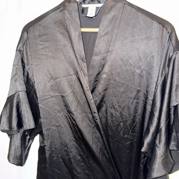 Victoria's Secret Women's Black Satin Kimono Robe Belted Tie Ruffle Hem XS/S