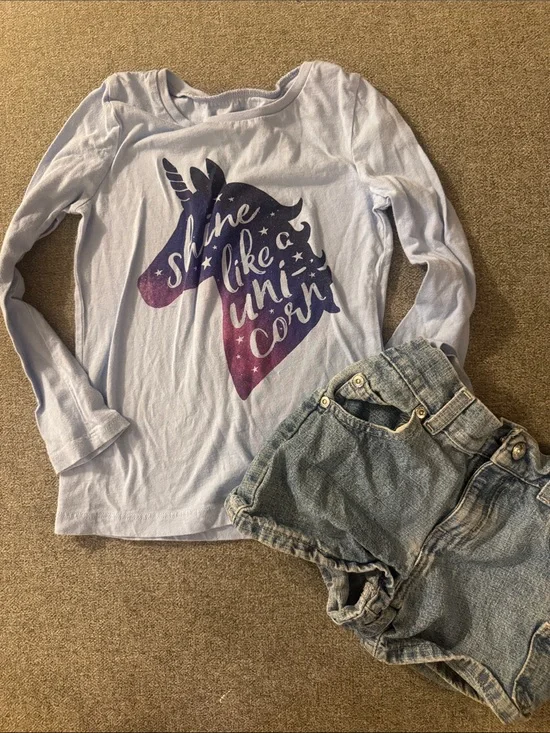 5/$15- Girl’s outfit size 5