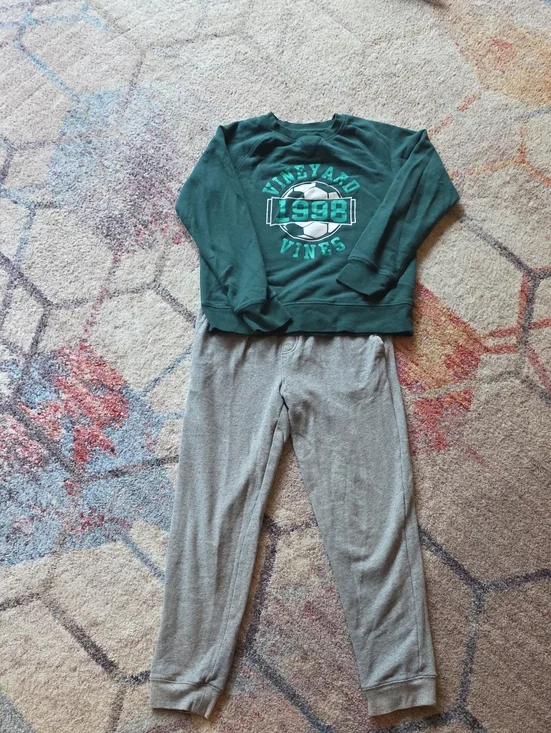 Vineyard Vines Dark Green Soccer Graphic sweatshirt and sweatpants