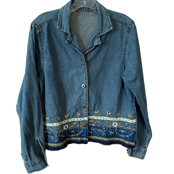 Agapo Women's Vintage 90's Embroidered Denim Jacket in Size M‎