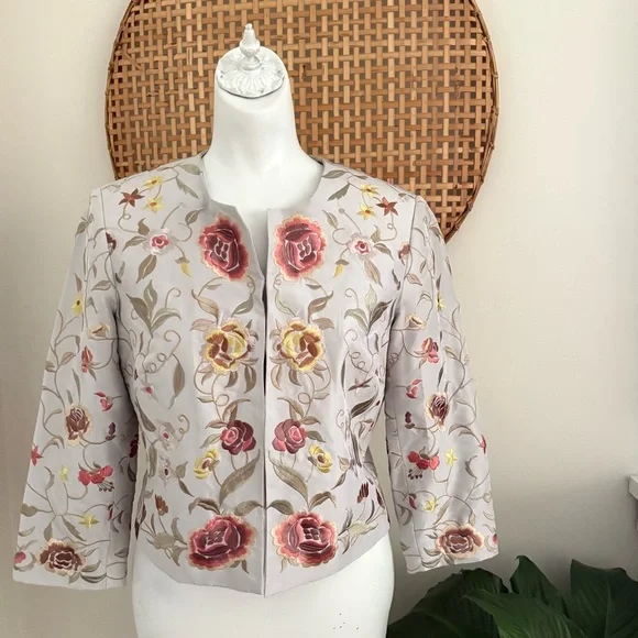 Newport‎ News Silk Embroidered Floral Cropped Jacket Gray Multicolor 4