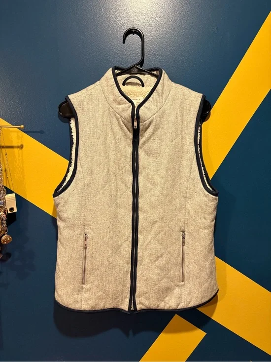 Honey Punch Off White & Navy Wool Blend Sherpa Vest NWOT