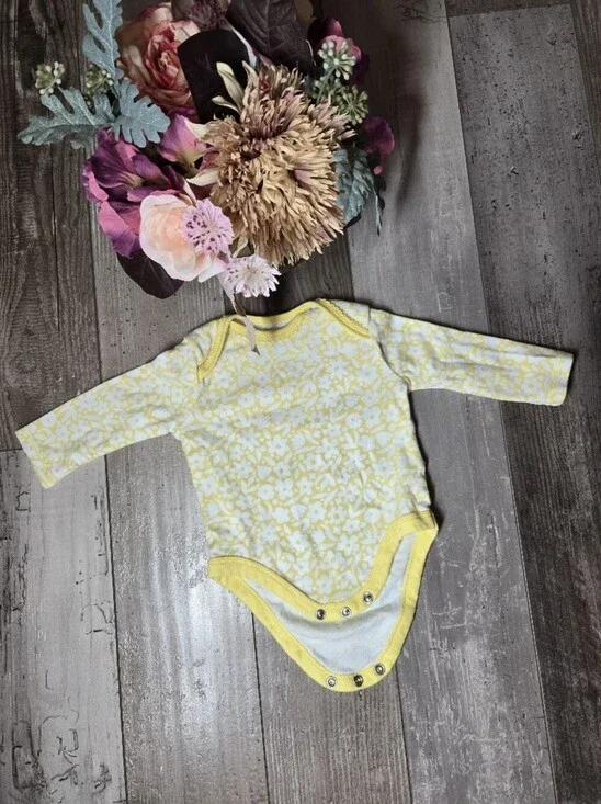Wonder Nation Yellow Floral Long-Sleeve Baby Girl One-Piece Bodysuit Size 0-3m