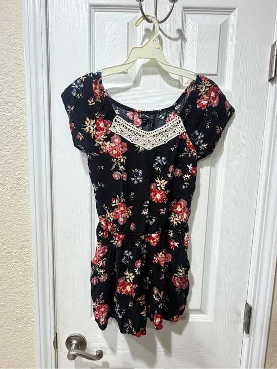 Art Class Girls' Floral Romper Size 10/12