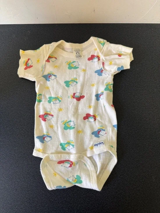 Gerber Cream Short-Sleeve Onesie with Red, Green, Blue Print 90’s