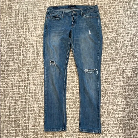 Women’s Levie’s Superlow Straight Leg Distressed Jeans