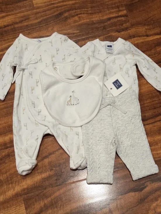 Janie and Jack NWT/EUC Newborn Giraffe Footie, Bodysuit, Pants, Reversible Bib