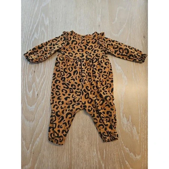 Old navy baby girl romper‎ 3-6 mos