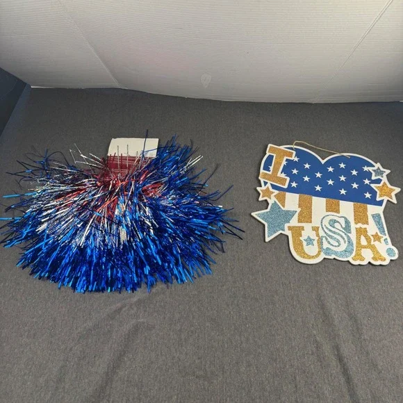 Patriotic 4th of July Decor Set I Heart USA Glitter Sign & Metallic Pom‎ Pom