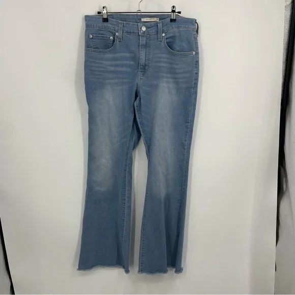Levi's 726 Flare Jeans in light wash stretch denim Sz 32 31”‎ inseam