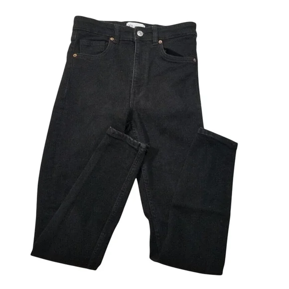 Zara cropped Jean's‎ sz 6
