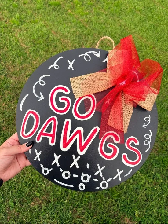 Go Dawgs Round Black & Red Door Hanger