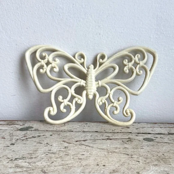 Vintage 1972 HOMCO Dart Ind Butterfly Wall Plaque 7337 Off White