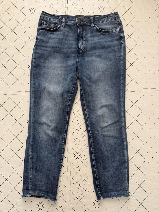 Judy Blue raw hem relaxed fit jean‎ size 30
