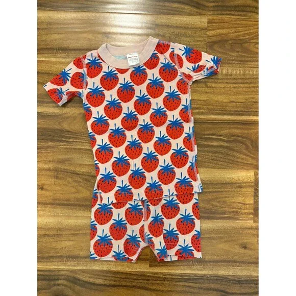 Hanna Andersson Short Pajamas, Strawberry print, Size 4T