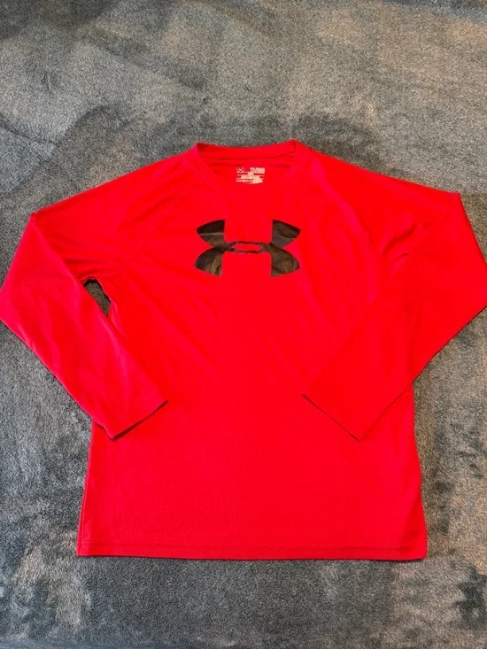 Under Armour Boy's Red Long‎ Sleeve Logo Tee Size Youth X-Large