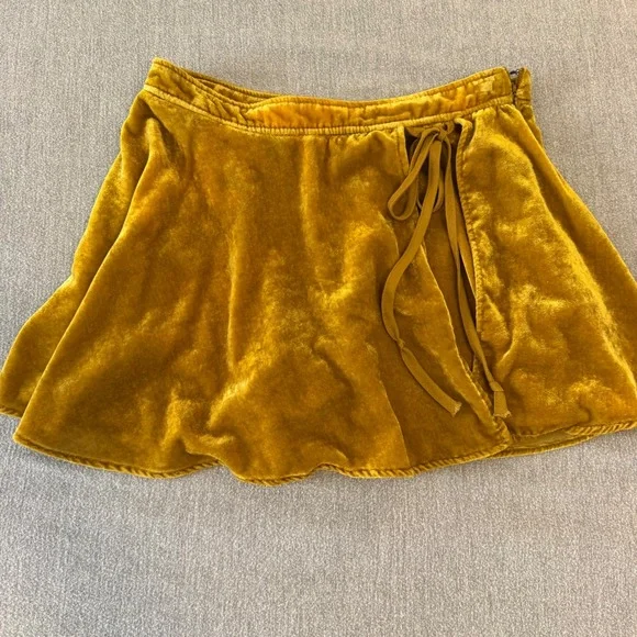 Free People Mustard Yellow Velvet Wrap Skort Side Tie Mini‎ Skirt Shorts Size 2