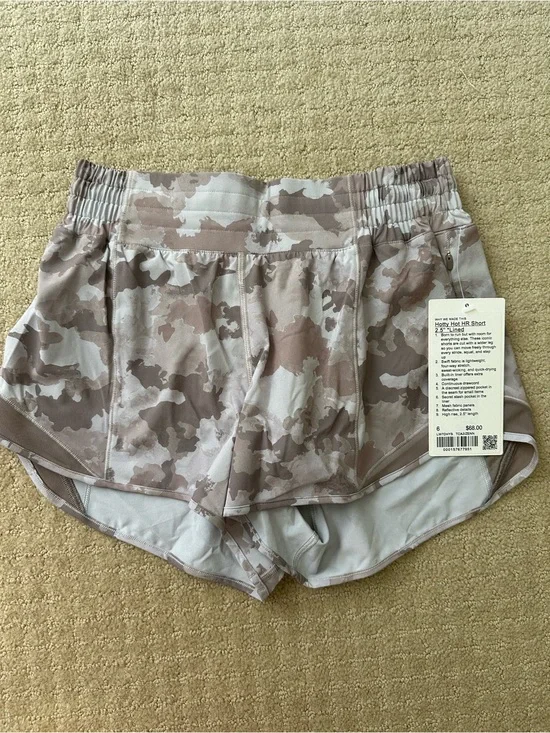 NWT lululemon hotty hot high rise 2.5