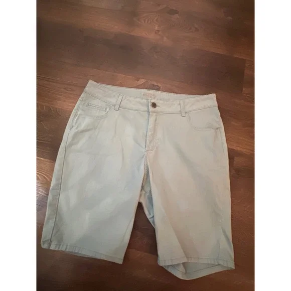 Riders by Lee Womens Bermuda Shorts Sage‎ Green Stretch Plus Size 18WM 159S454