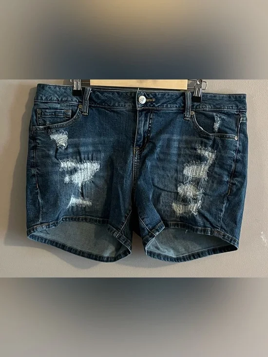 $10💙Bundled Torrid Denim Shorts