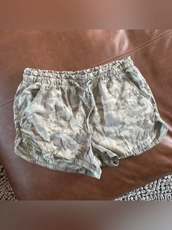 American Eagle Outfitters Women's Camo Drawstring Shorts - Light Green