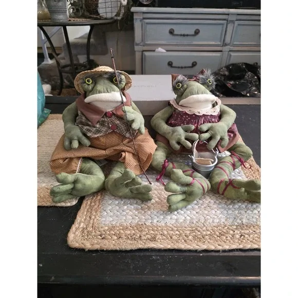 Tender Hearts Collectibles Fishing Mr &‎ Mrs Frog Couple Shelf Sitters