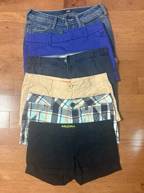 6 pair women's shorts- sizes 4 & 5, Arizona, Zara, etc.