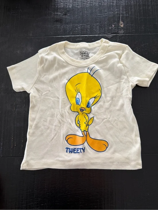 Warner Bros. Tweety Cream & Yellow Graphic Kids Tee