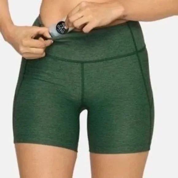 $68 Outdoor Voices warm up 5” short NWT size XXS m2