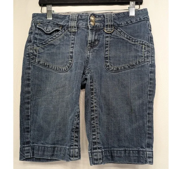 Squeeze Jeans Womens Blue Denim Bermuda Shorts Size 5/6 Y2K Medium Wash‎ Pockets