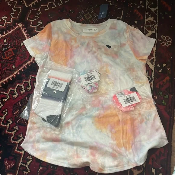 Abercrombie and Fitch‎ tie dye tee shirt and socks and scrunchies