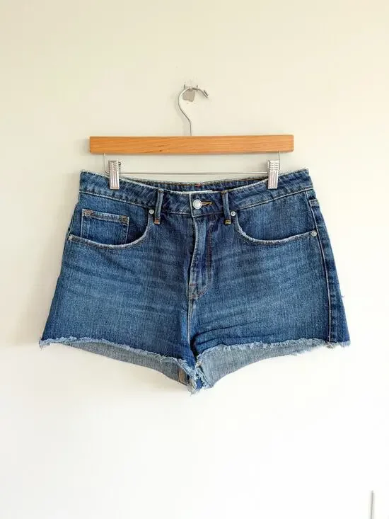 Good American Raw Hem Denim High Rise Cut-Off Shorts Blue 8