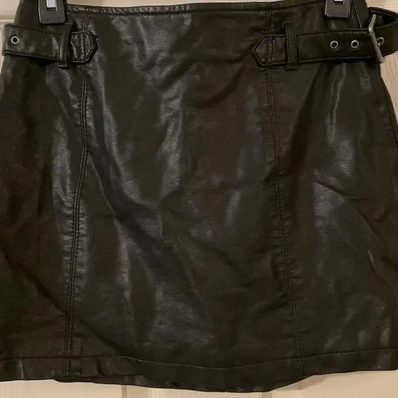 Free People Faux Leather Mini Skirt Zip Size 0 Black Lined Buckle Goth Grunge
