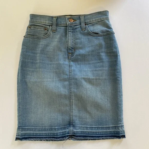J. Crew Women's Denim Pencil Skirt  Raw Hem  Size 24P Knee Length Stretch Pocket