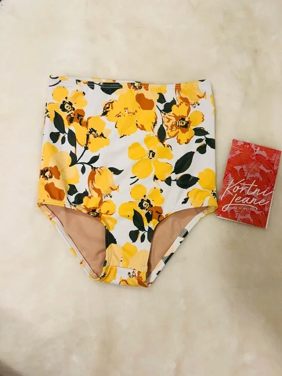Kortni Jeane White Yellow Floral High-Waist swimsuit bottom size 4/5