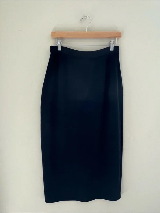 St‎ John Basics Black Santana Knit Skirt Size 6 Midi Slit Back Classic Kennedy