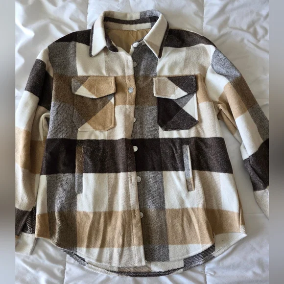 * NWOT Womens Boyfriend Checkered‎ Flannel Shirt Jacket Plaid Design- Shacket