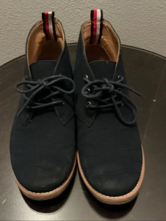 Tommy Hilfiger Unisex Navy Chukka Boots with Contrast Trim