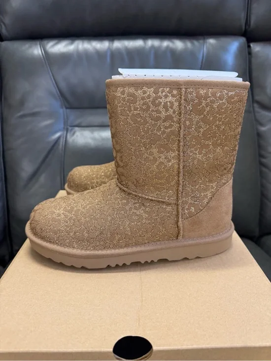 UGG Kids Classic II Glitter Leopard Boot