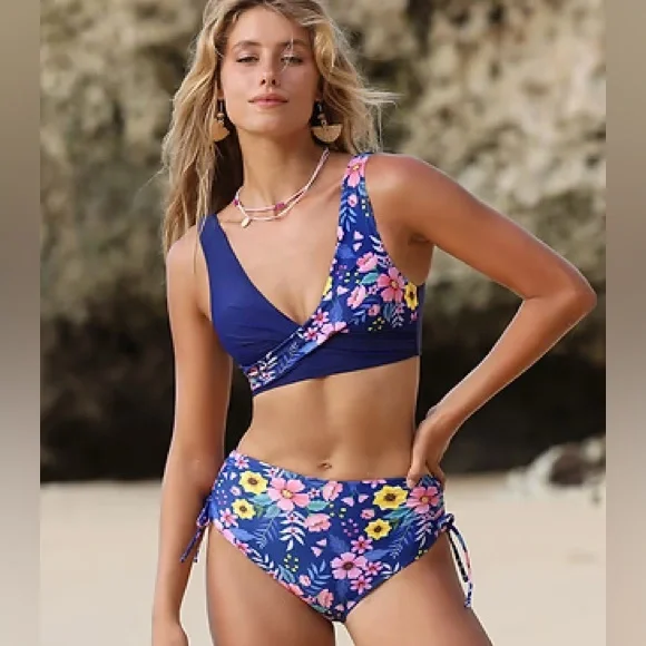 New CUPSHE Ruched Cinch Side Bottom Twist Front Blue Floral Beach Boho Bikini Sm