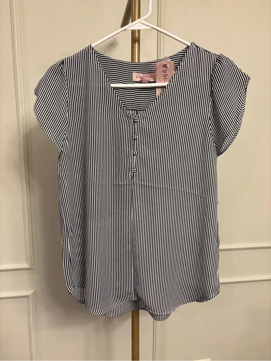Philosophy Short Sleeve Vertical Stripe Cap Sleeve “Qveen Herby”  MSRP $98