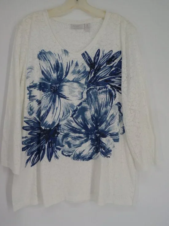 Chico's  Women's 3/4 Sleeve White Background/Blue Floral   Top  Size 3 US XL