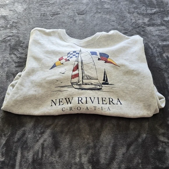 Hollister New Riviera Sailboat Crew Neck Size Medium