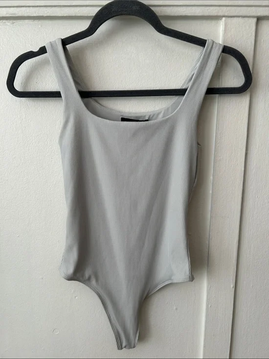 NWOT House of Harlow 1960 Ribbed One-Piece Bodysuit in Light Gray Womens XS