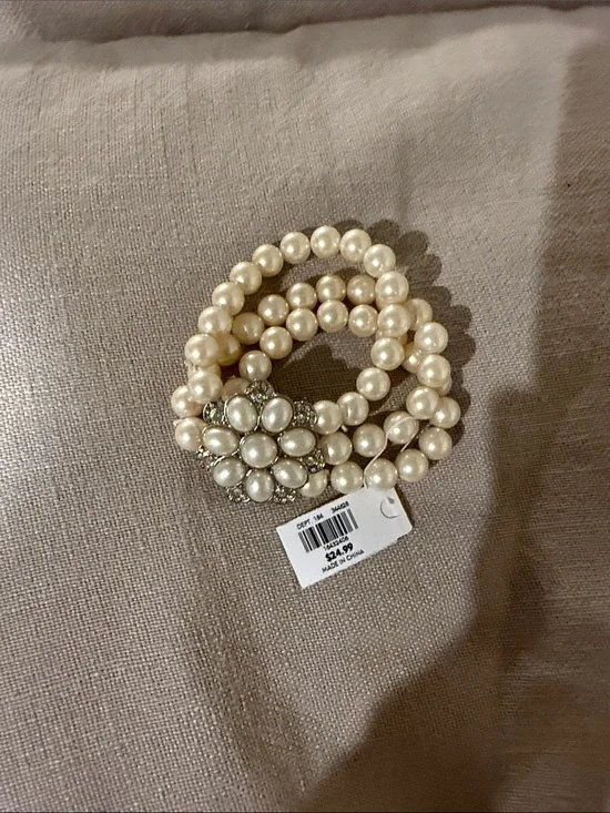 Loft Pearl Stretch Bracelet with Floral Accent - Cream— NWT