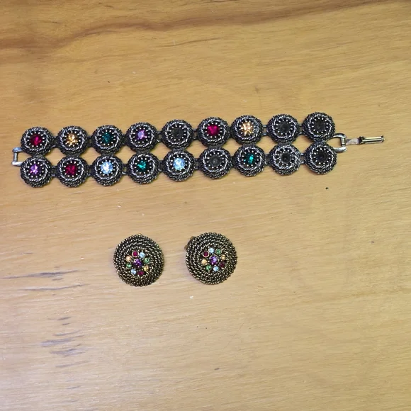 Judy Lee vintage bracelet & clip on earrings