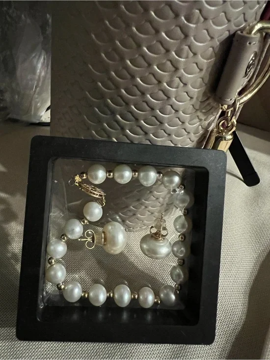 freshwater Pearl Bracelet with Matching huge Pearl Earrings /real 14kYG!