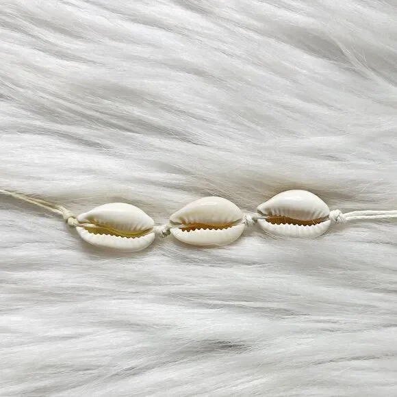 Bohemian Beach Vibes Conch Shell Bracelet White & Gold