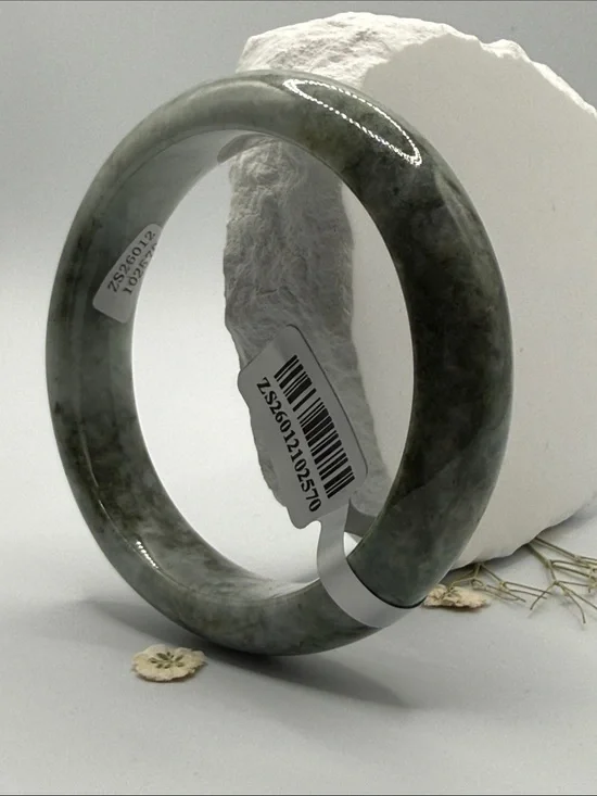 Sophisticate Green Jade Bangle Bracelet - Elegant Women's Accessory